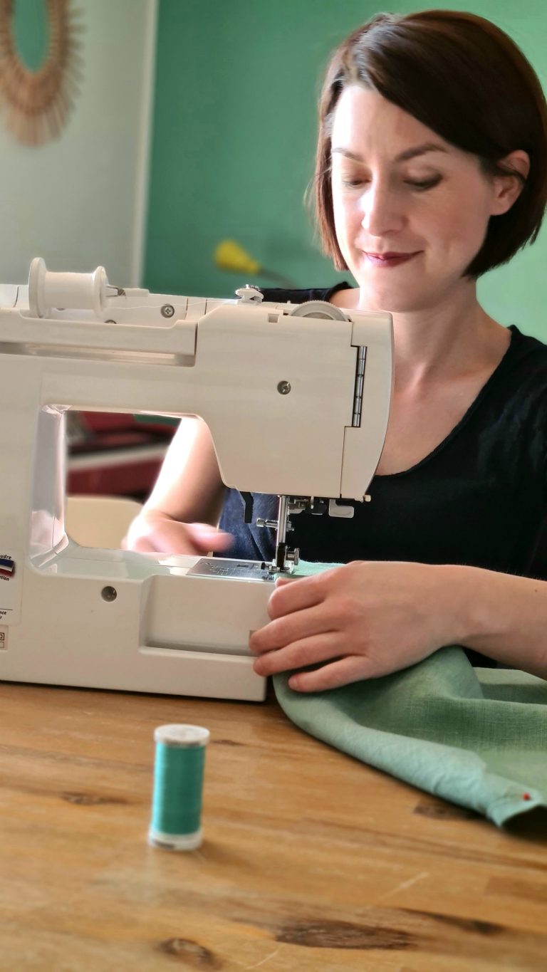 Pochette en tissu cousue main à l'atelier de couture D'un Coup de Fil, à Saint-Galmier
